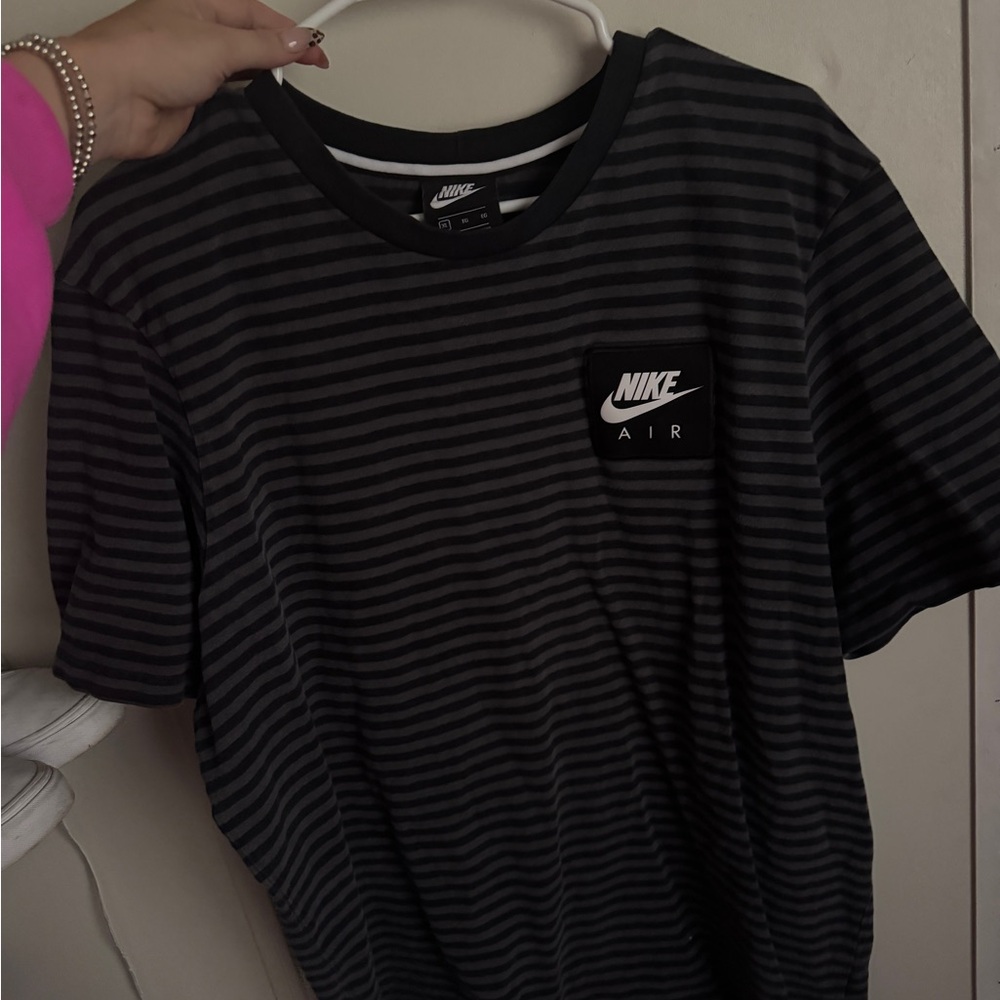 Nike Air Men's Black and Gray Striped Tee